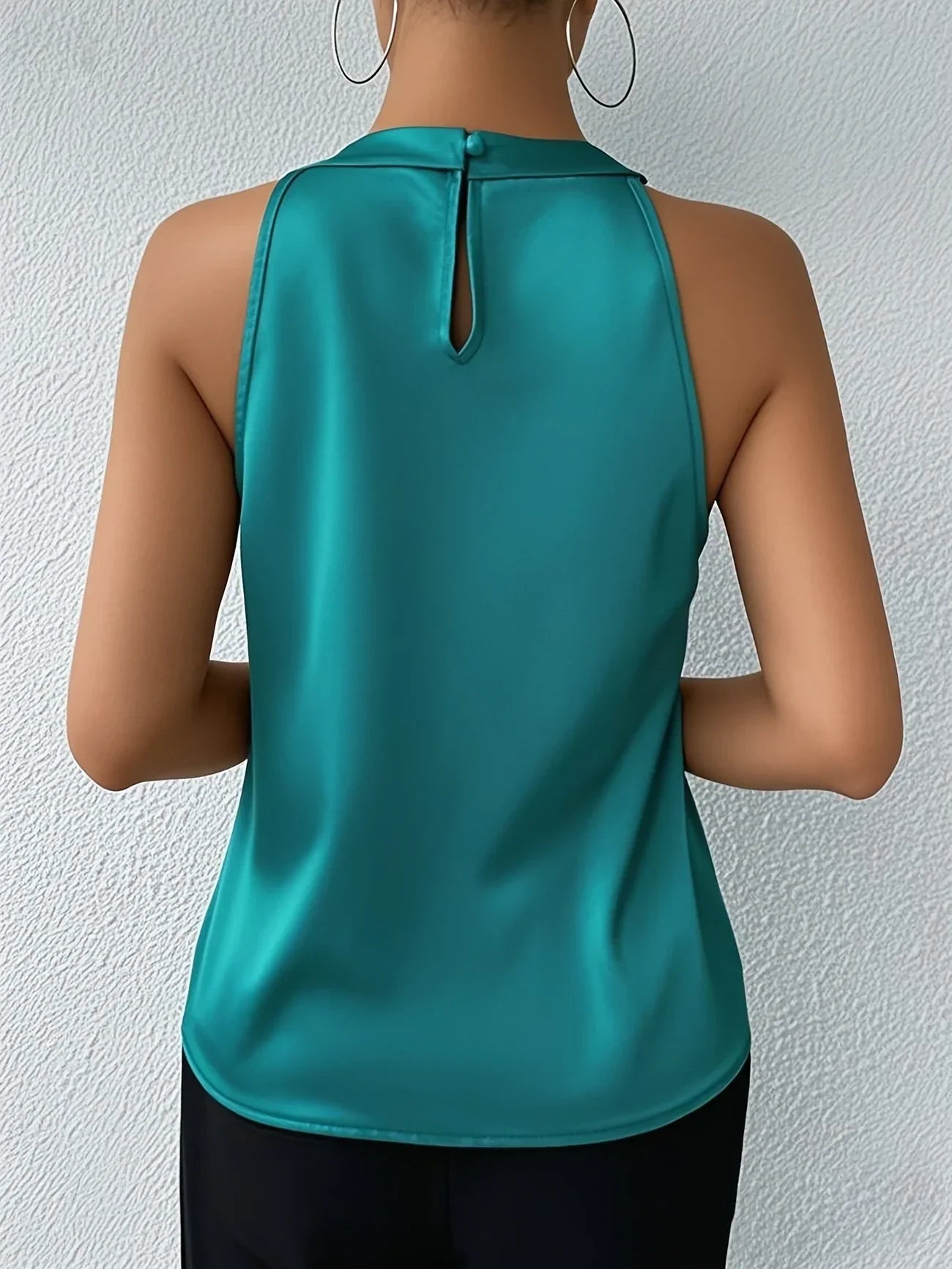 Evalisse – Sleek Sleeveless Blouse