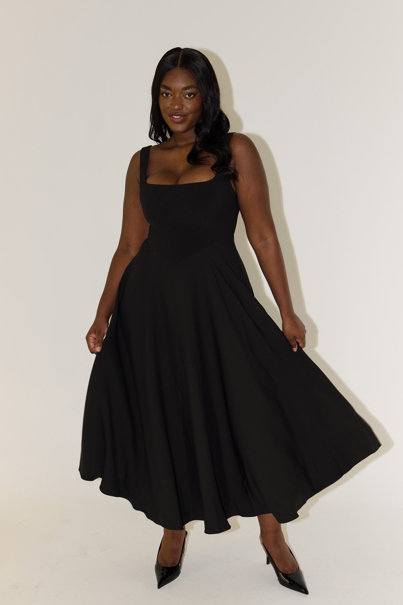 Lunara – Timeless Flowy Midi Dress