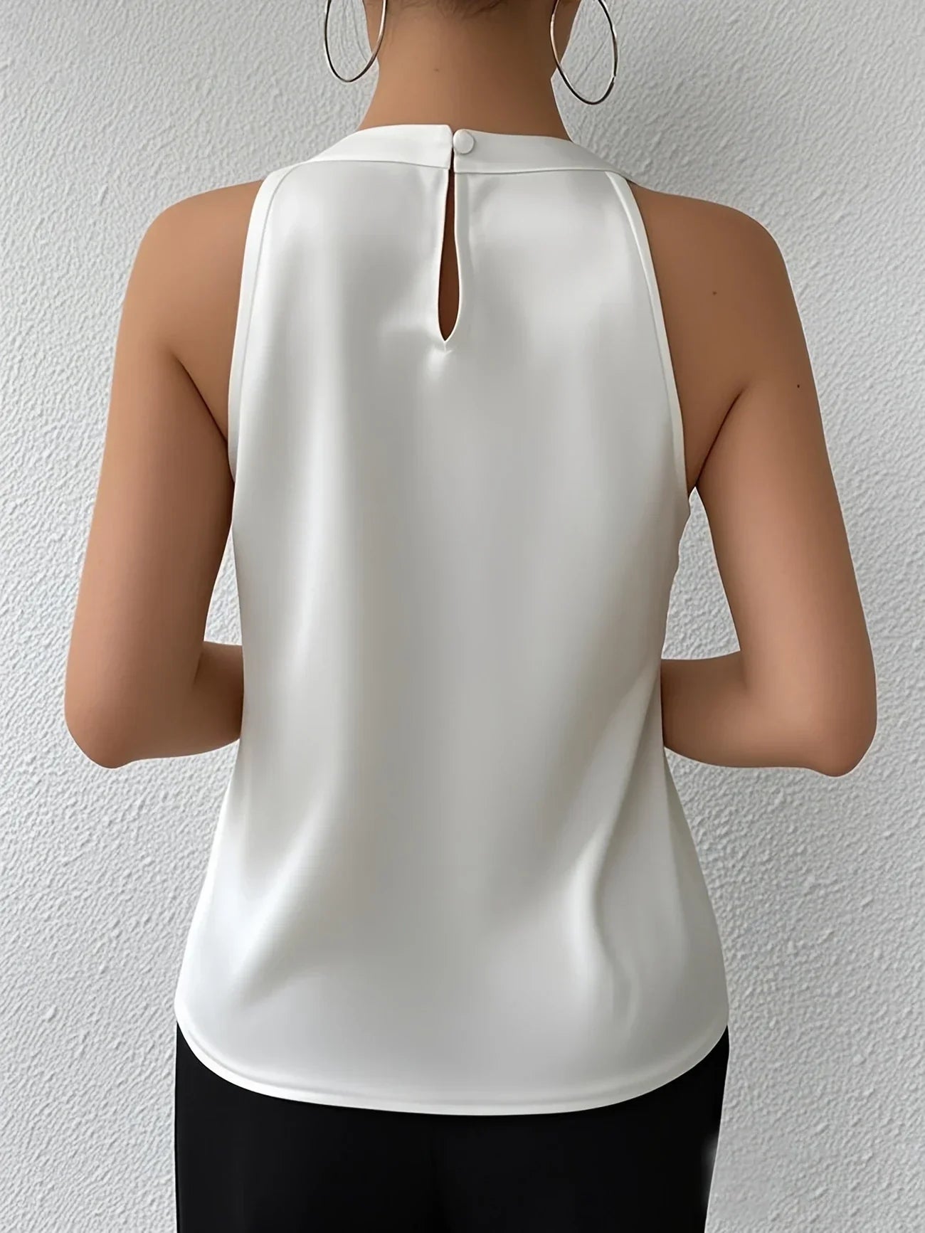 Evalisse – Sleek Sleeveless Blouse