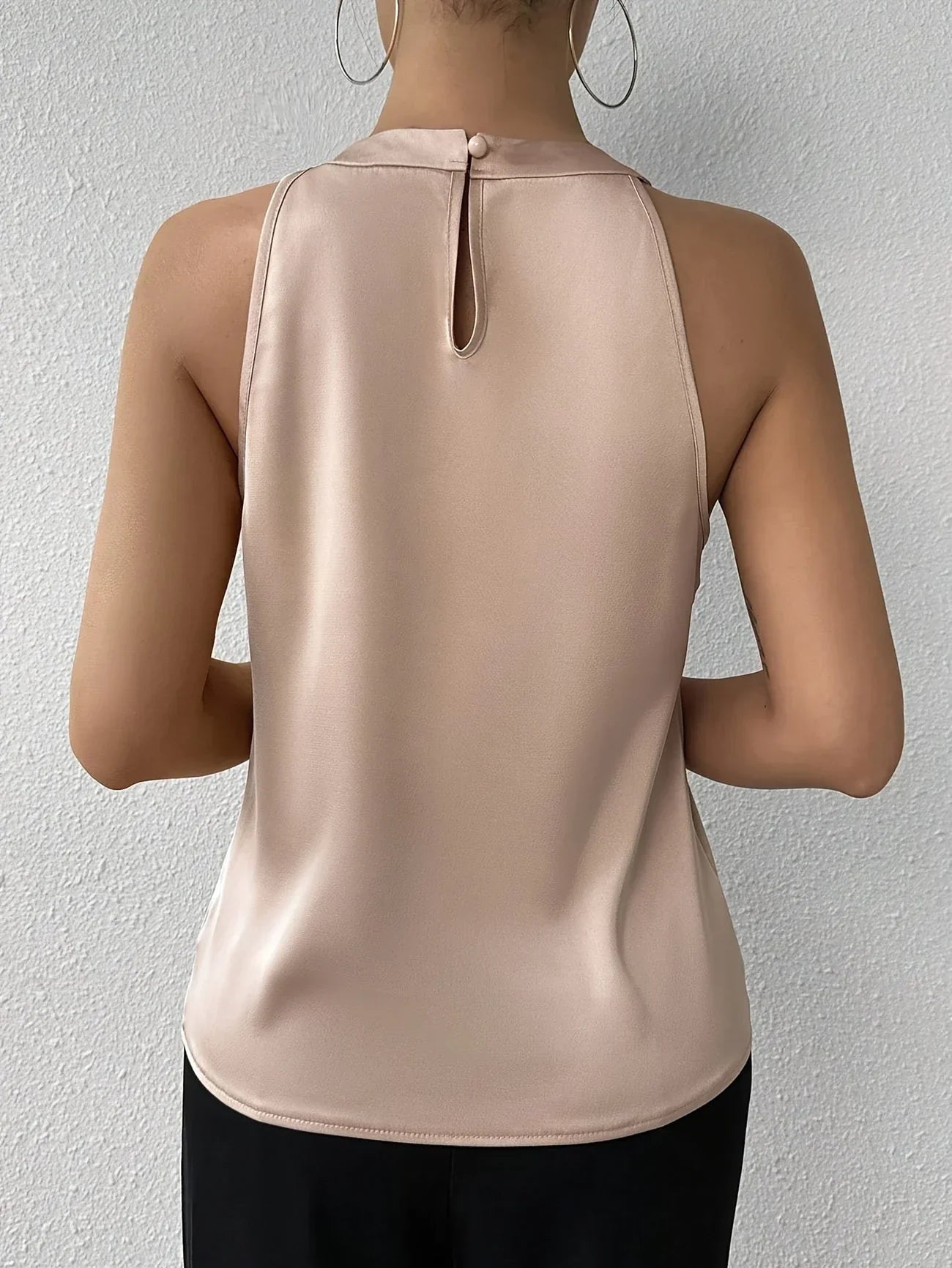 Evalisse – Sleek Sleeveless Blouse