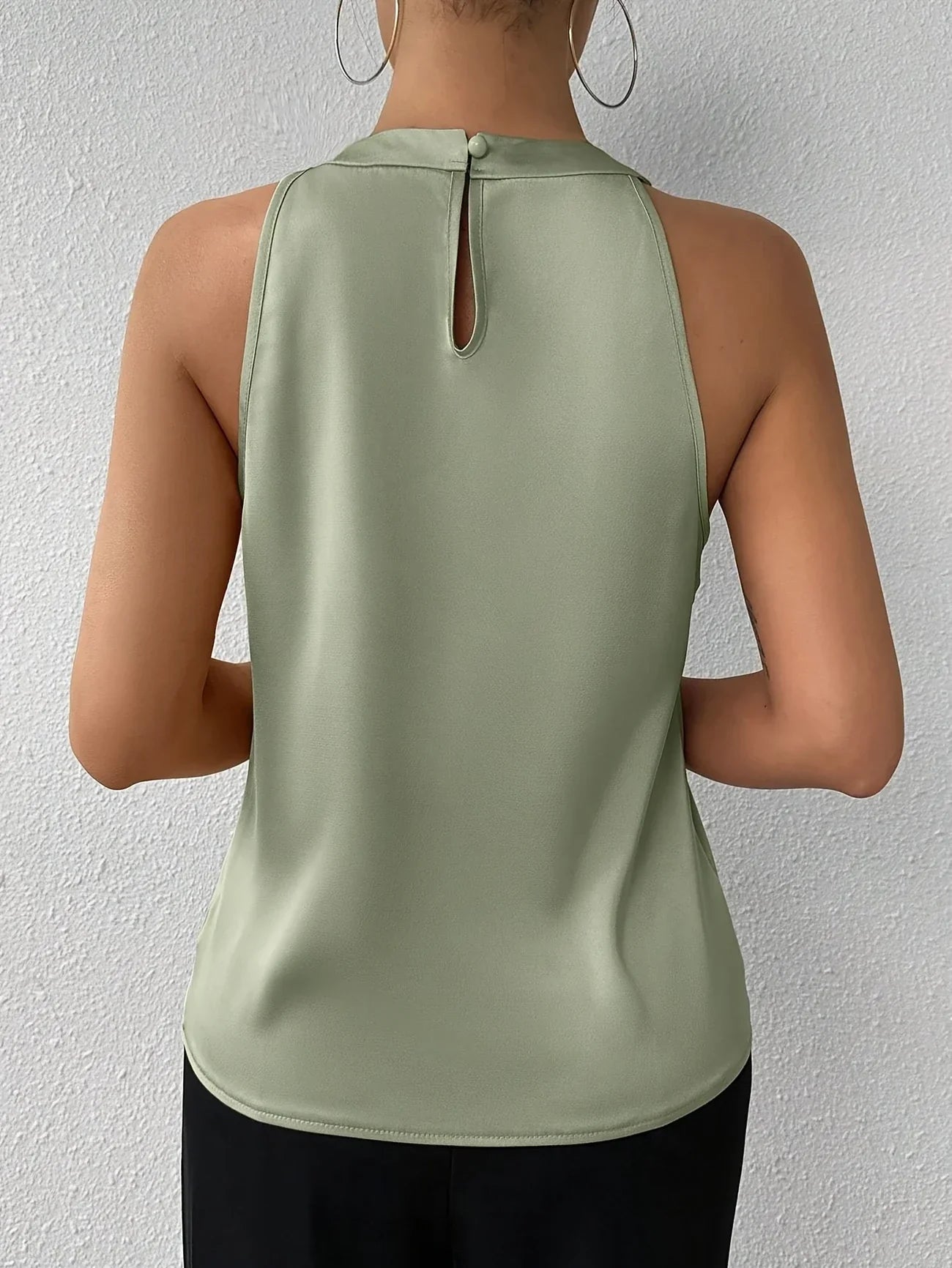 Evalisse – Sleek Sleeveless Blouse