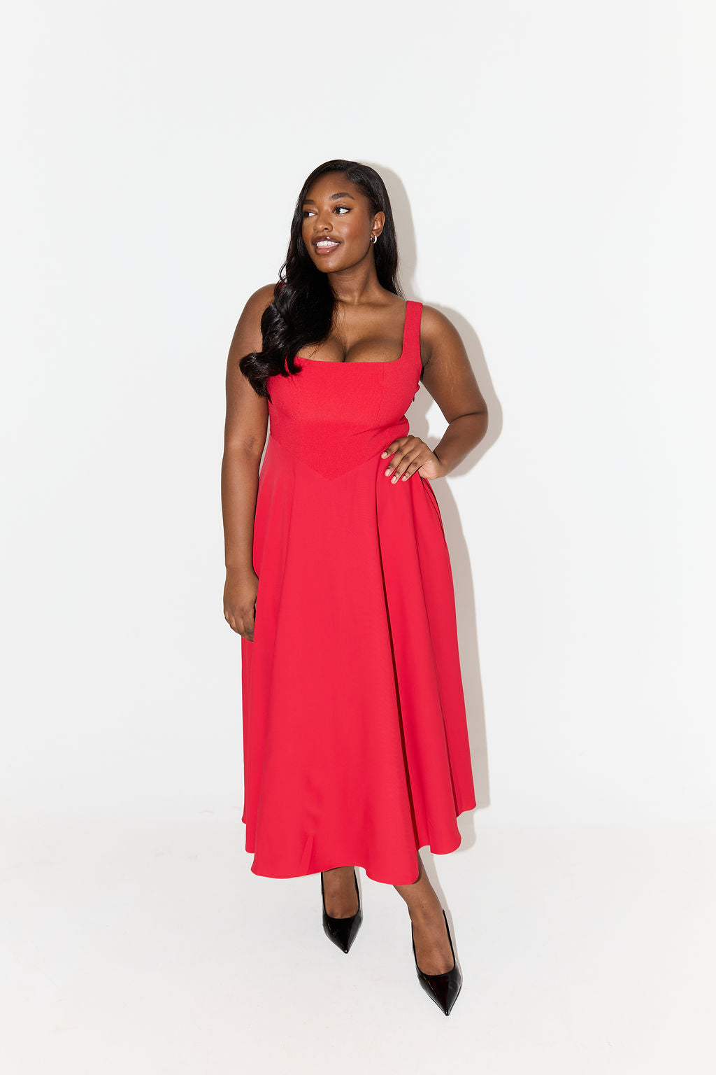 Lunara – Timeless Flowy Midi Dress