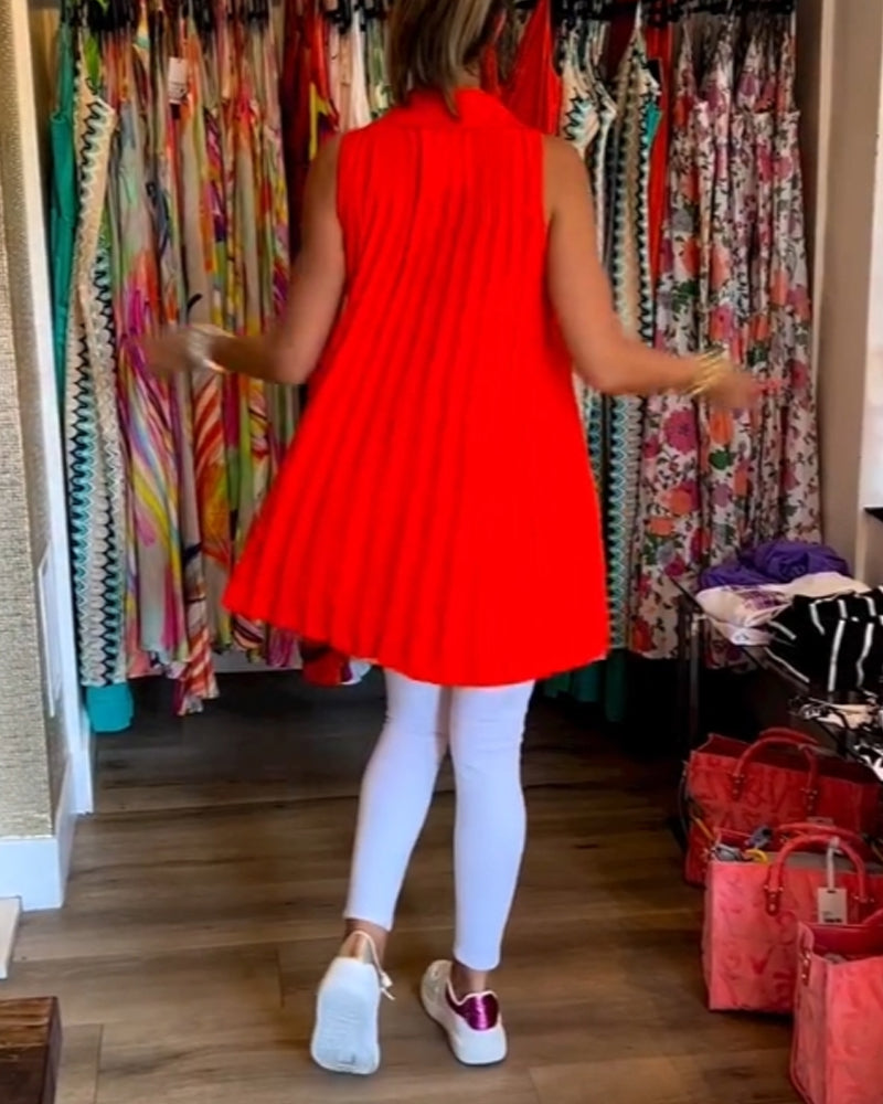 LalunaFrill – Sleeveless Top with Ruffles and Lapels