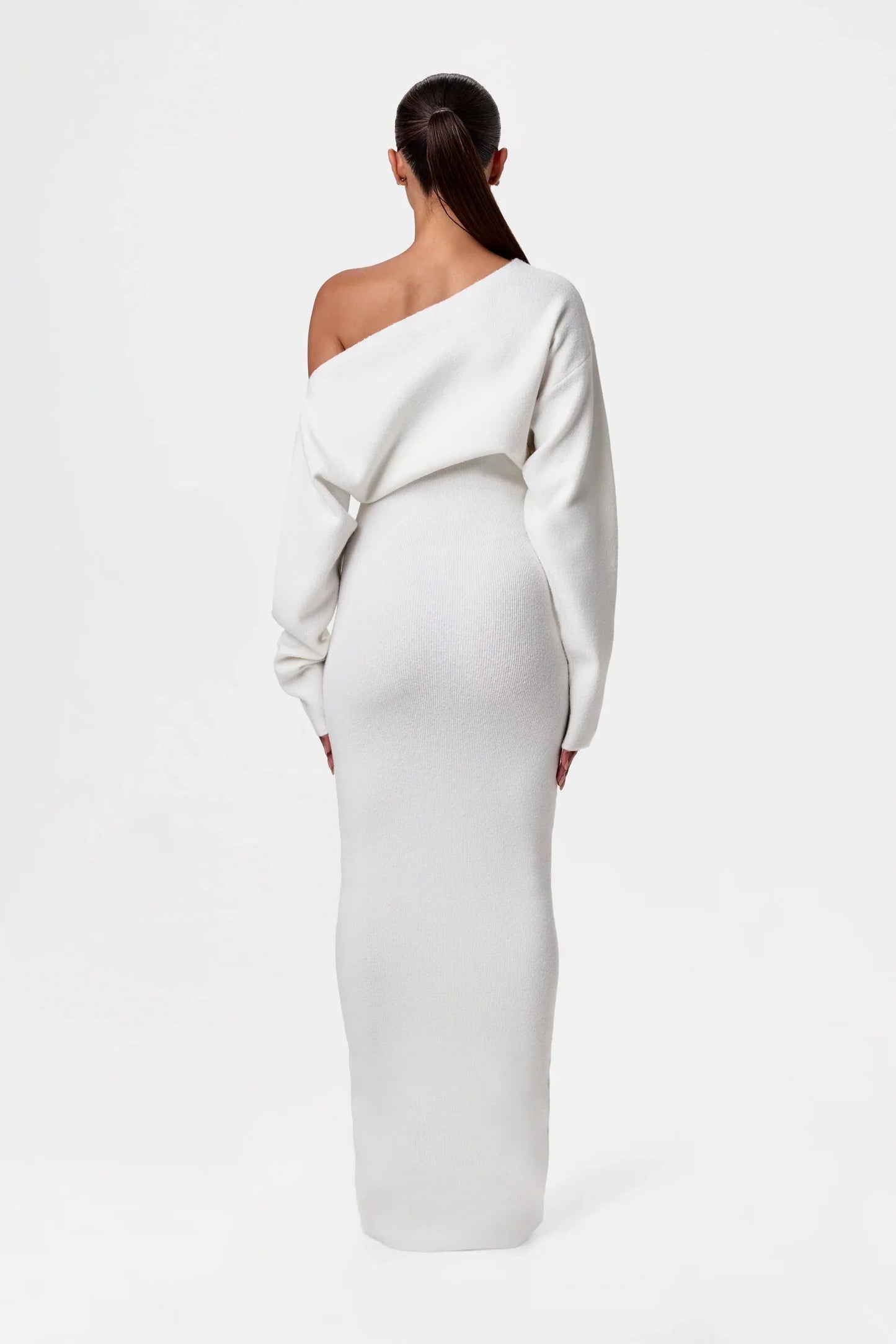 Mirelda – Off-Shoulder Sweater Dress