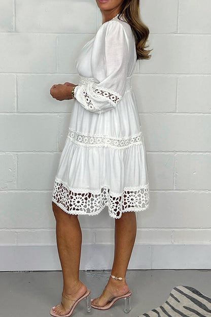 ULINA | LACE MINI DRESS WITH V-NECK