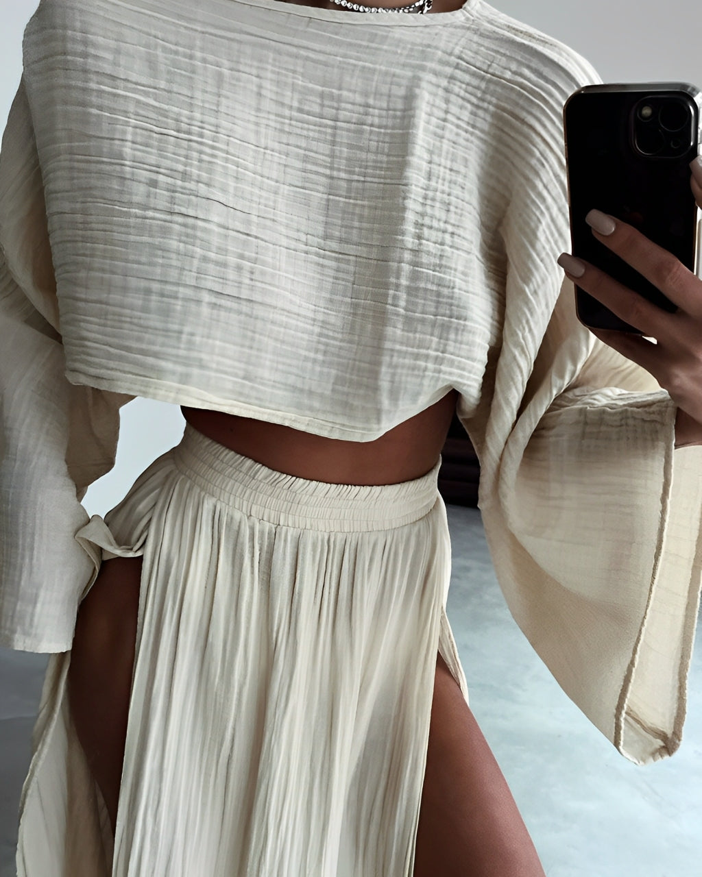 Sara Linéa – Chic Linen Two-Piece Set with Slit