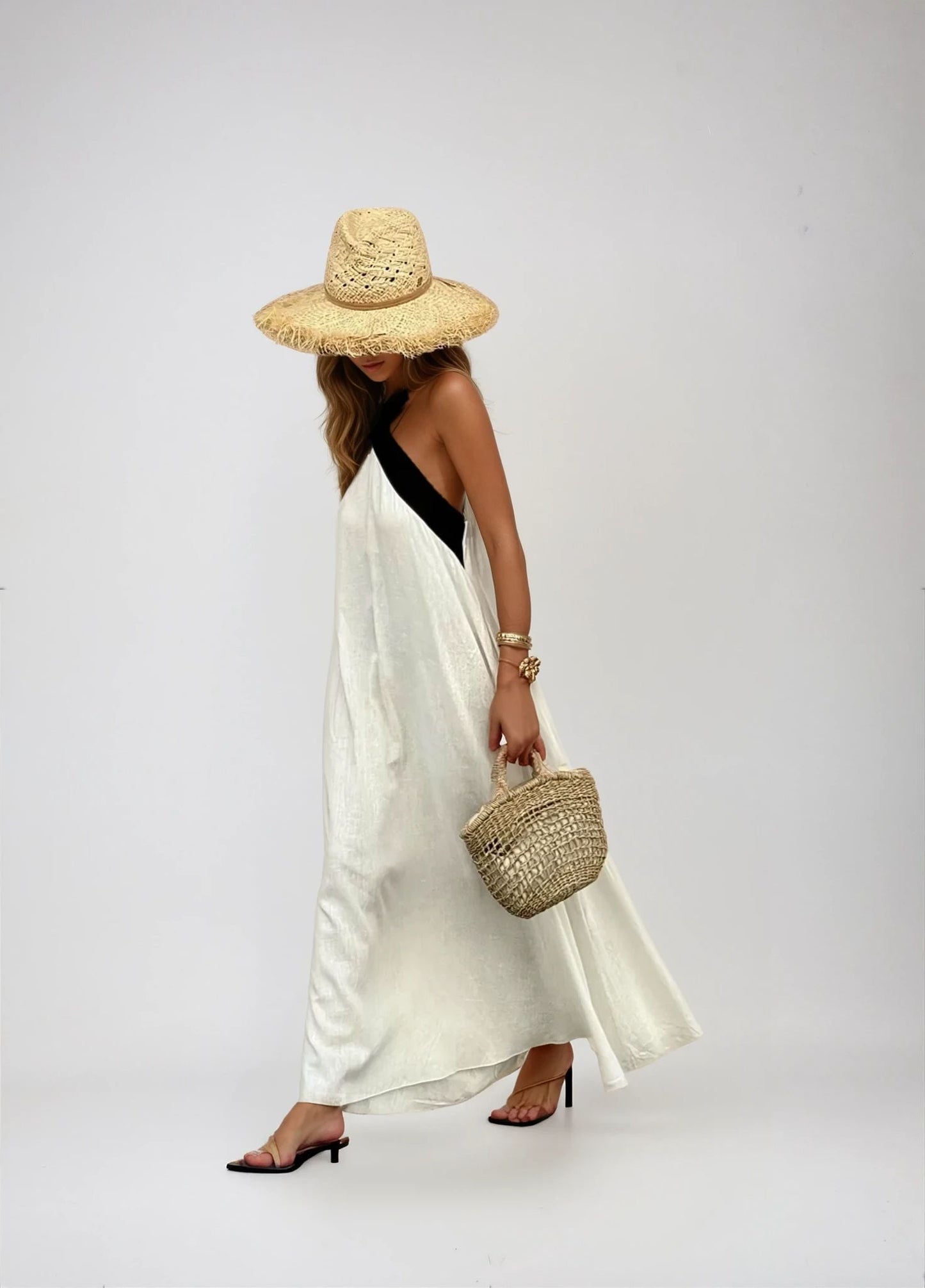 Selvianne – Halter Neck Maxi Dress